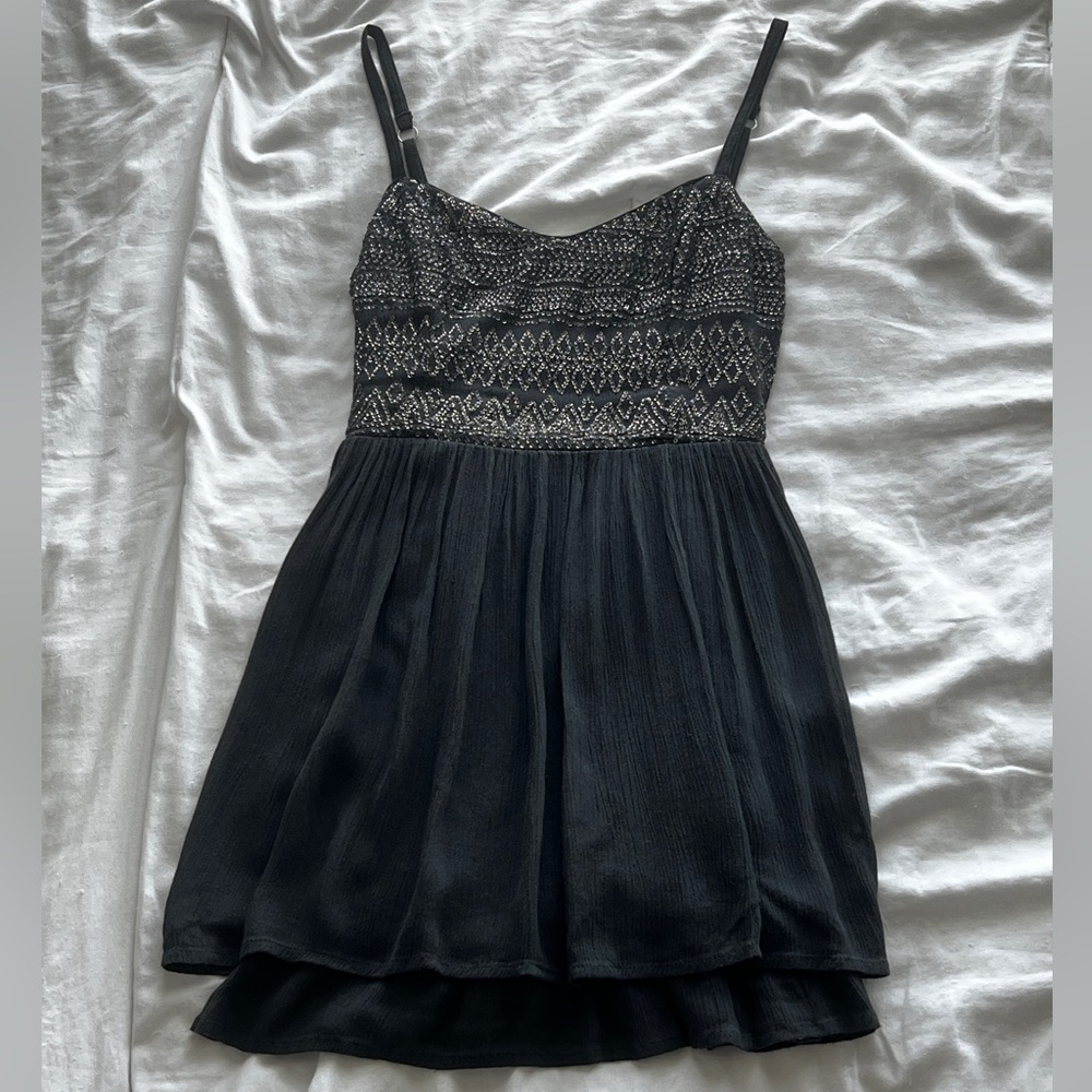 Hollister dress sequin embellishment cut-out back low back short gray dress